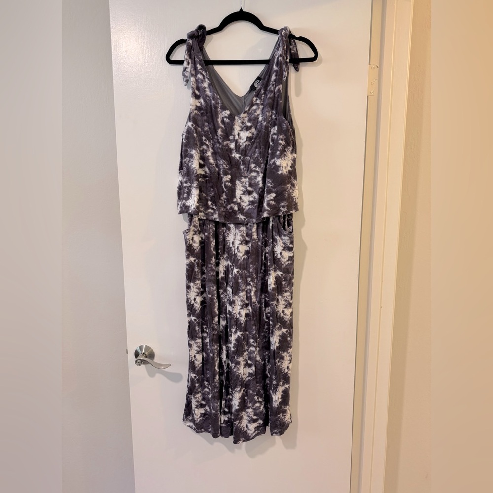 Bobeau v neck purple and White Tie-Dye romper size medium